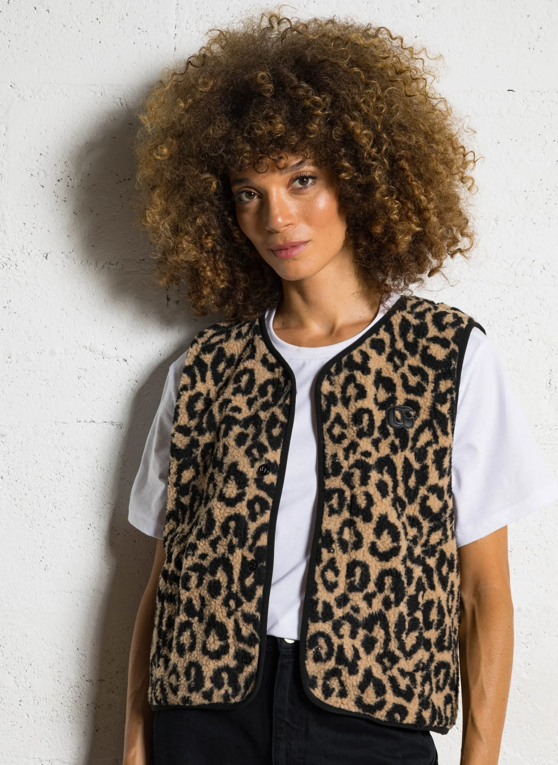 Gerade geschnittene V-Ausschnitt-Printjacke Schwarz GUDRU