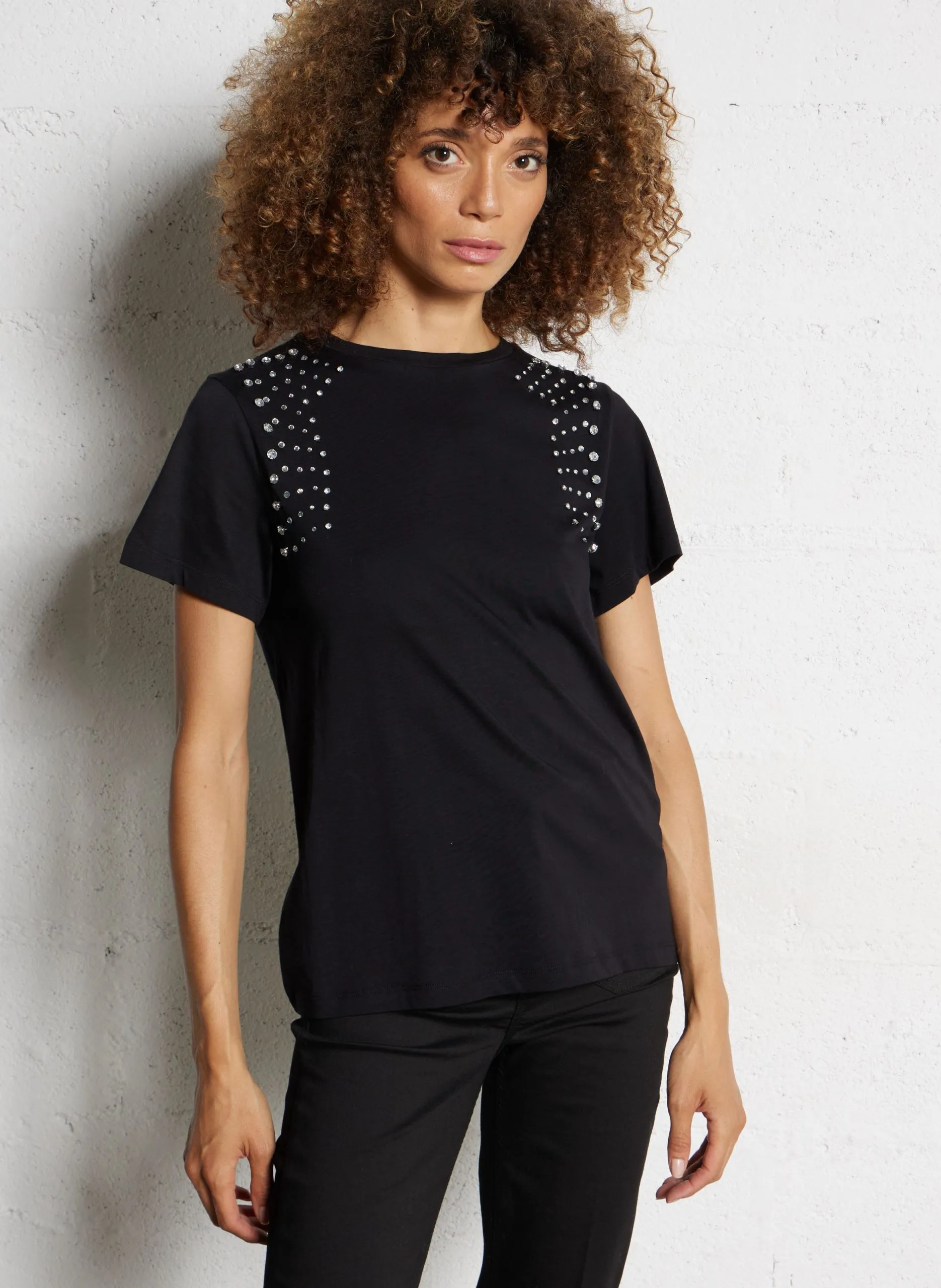 Einfarbiges T-Shirt mit Strass aus Baumwolle Schwarz
