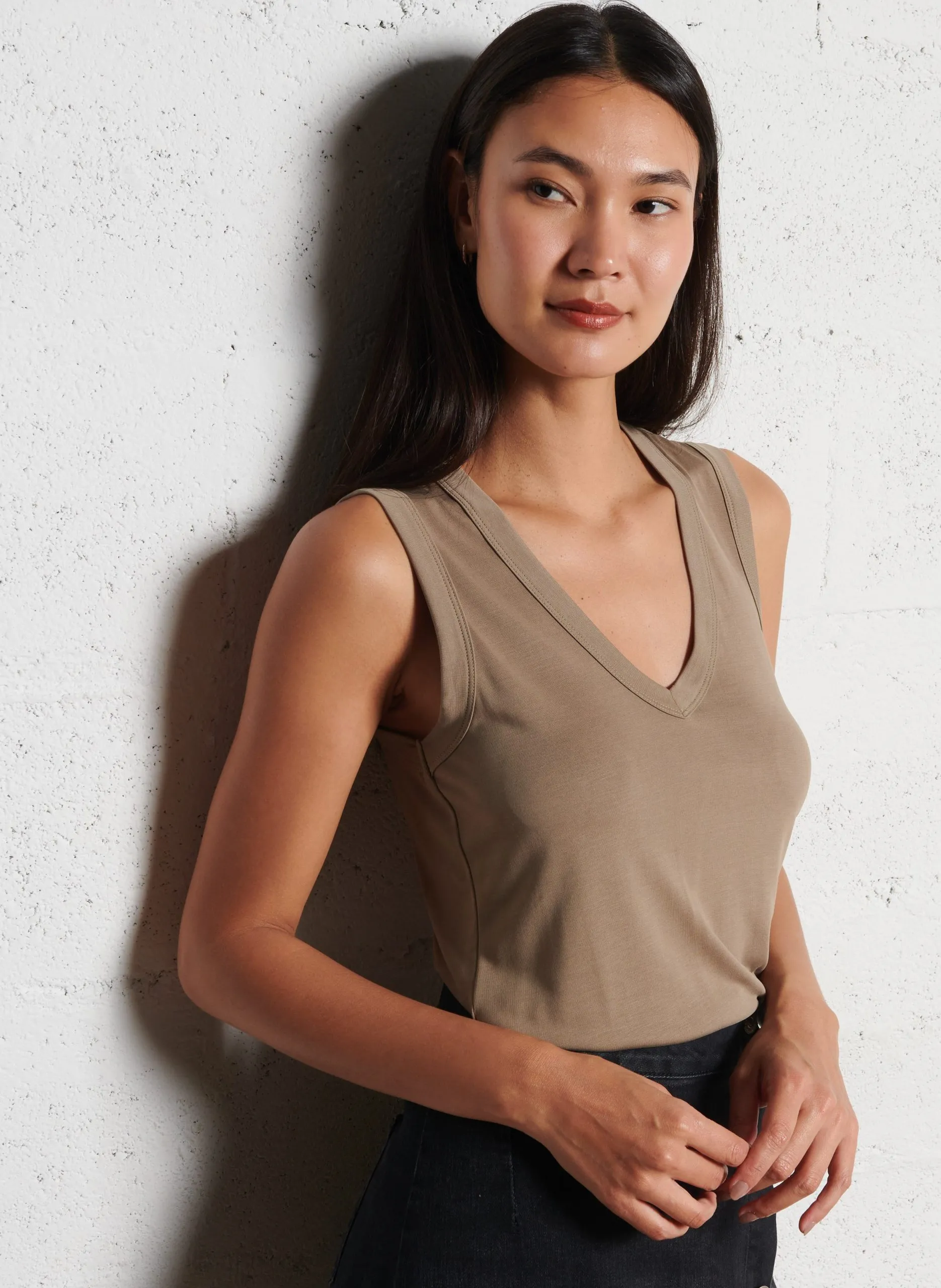 Gerade geschnittenes V-Ausschnitt-Top Weiss KERAN