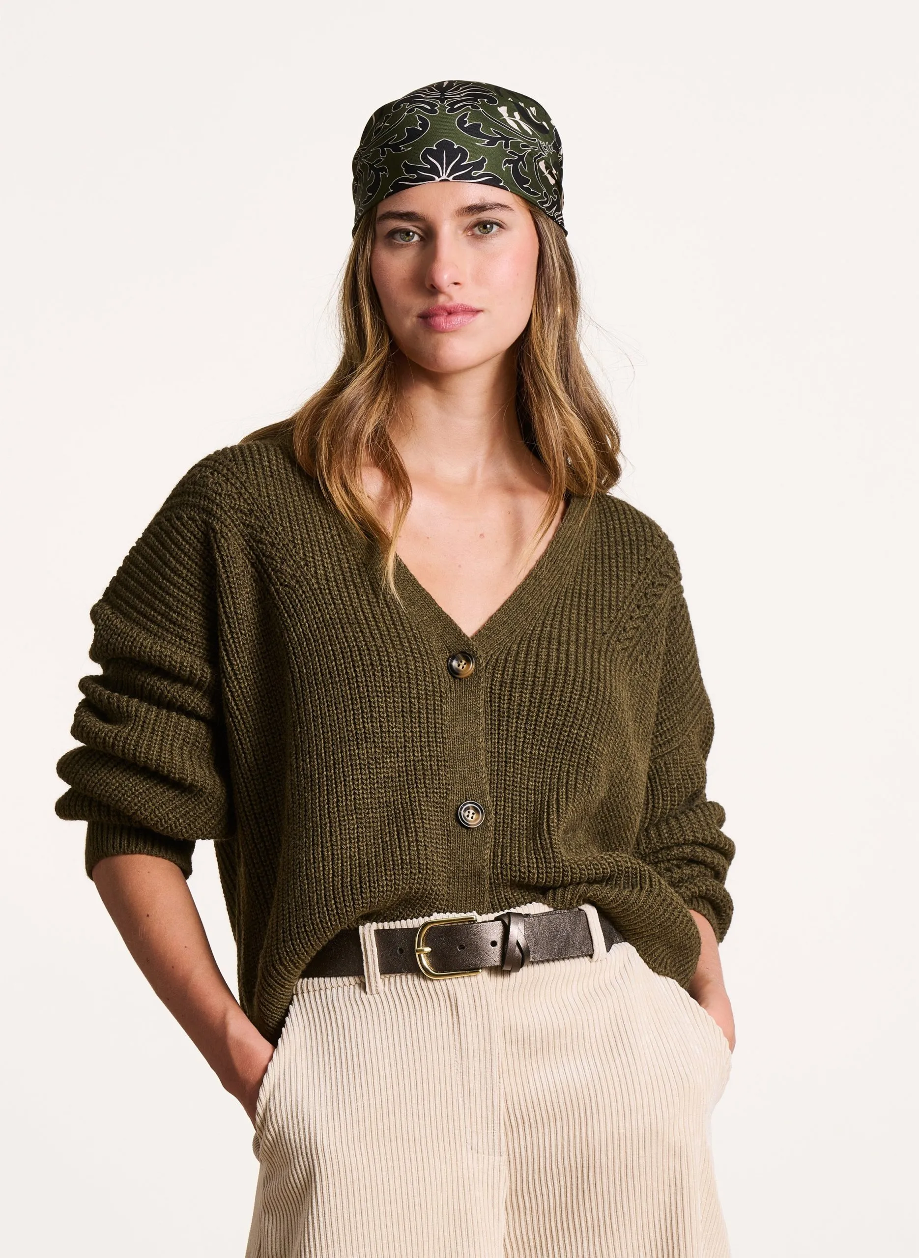 Weite Strickmix-Jacke mit V-Ausschnitt Grun