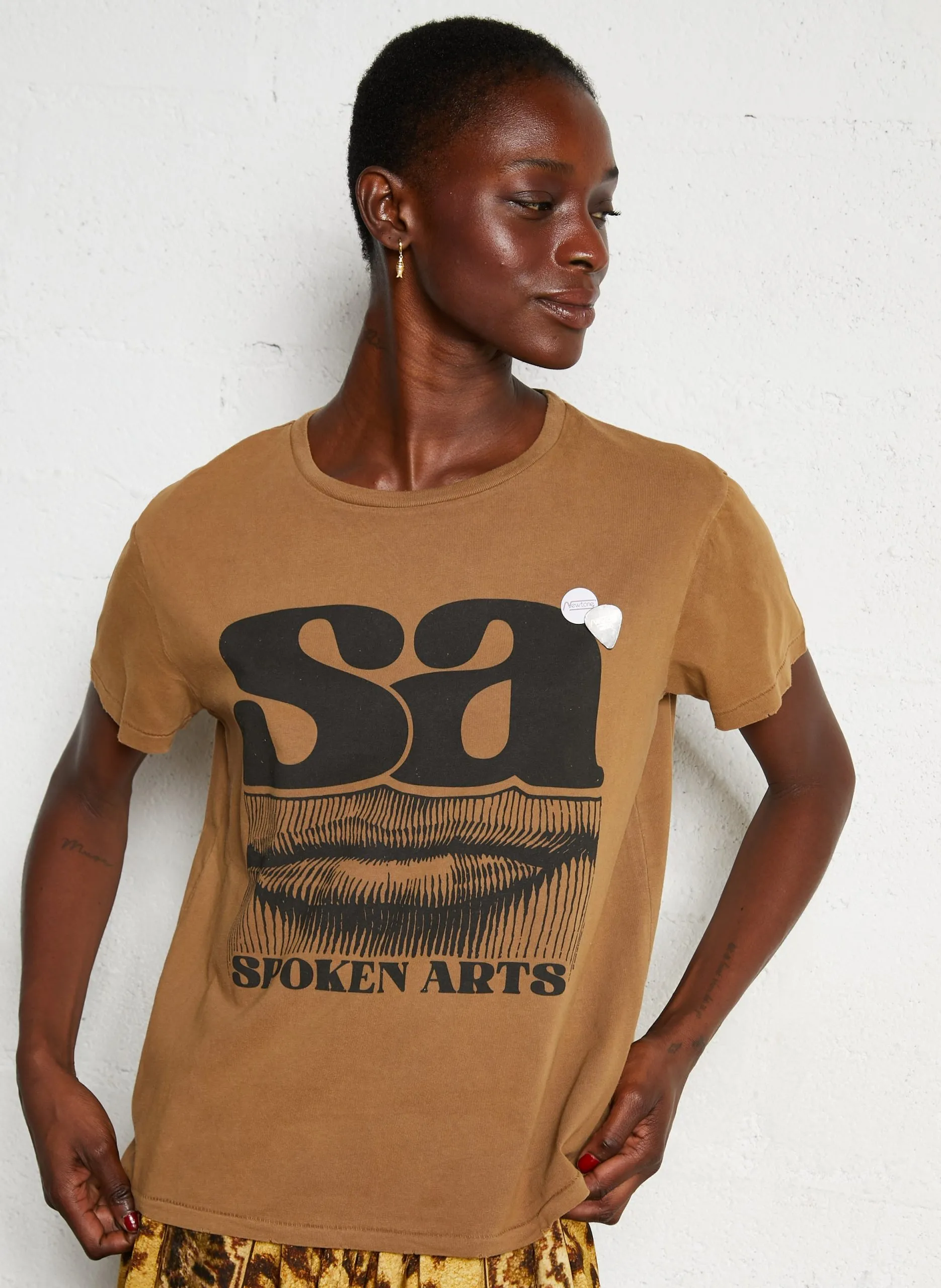 Gerade geschnittenes Rundhals-T-Shirt aus Baumwolle mit Siebdruck Braun TSSSPOK