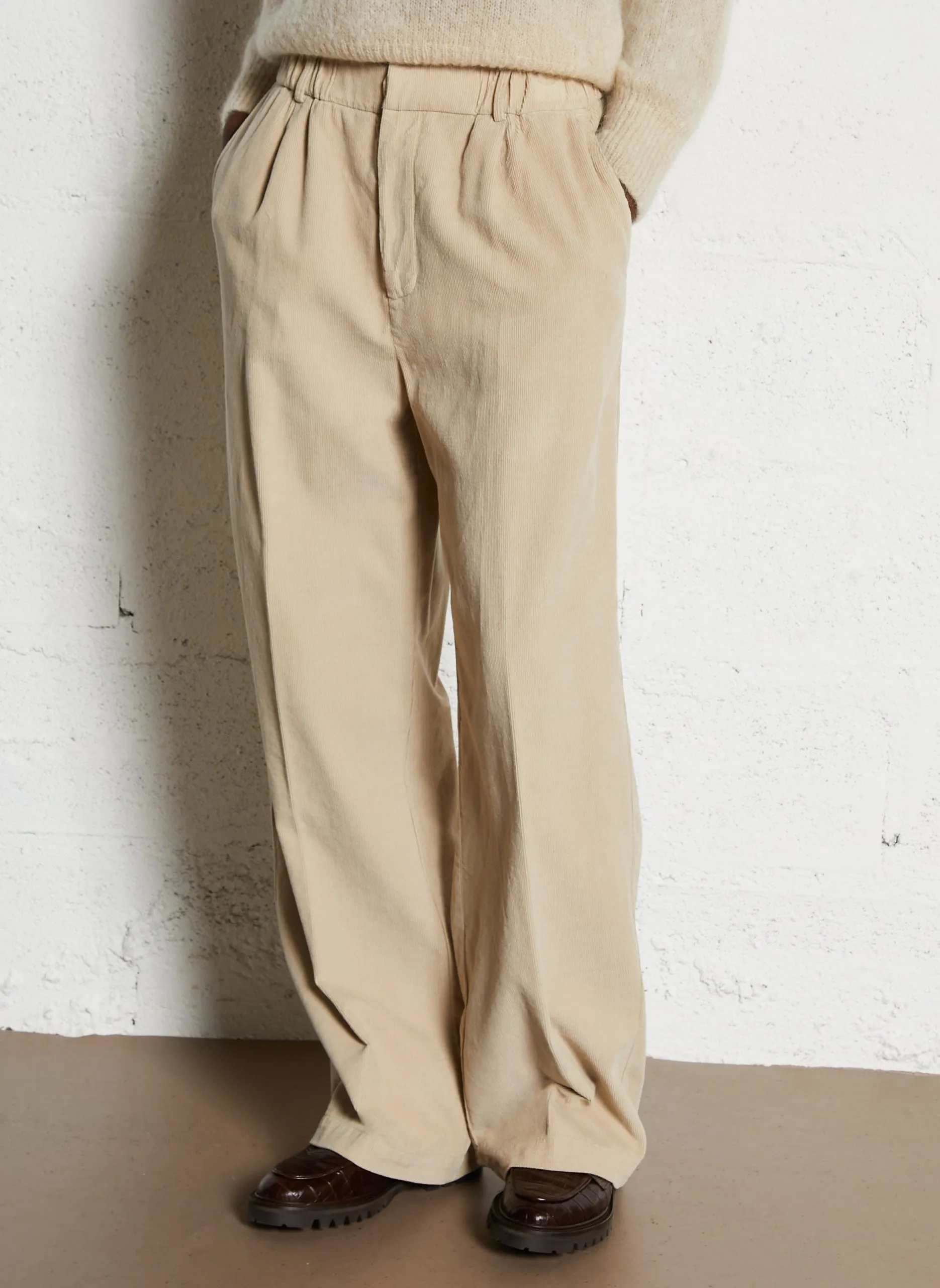 Weit geschnittene Jeans Beige