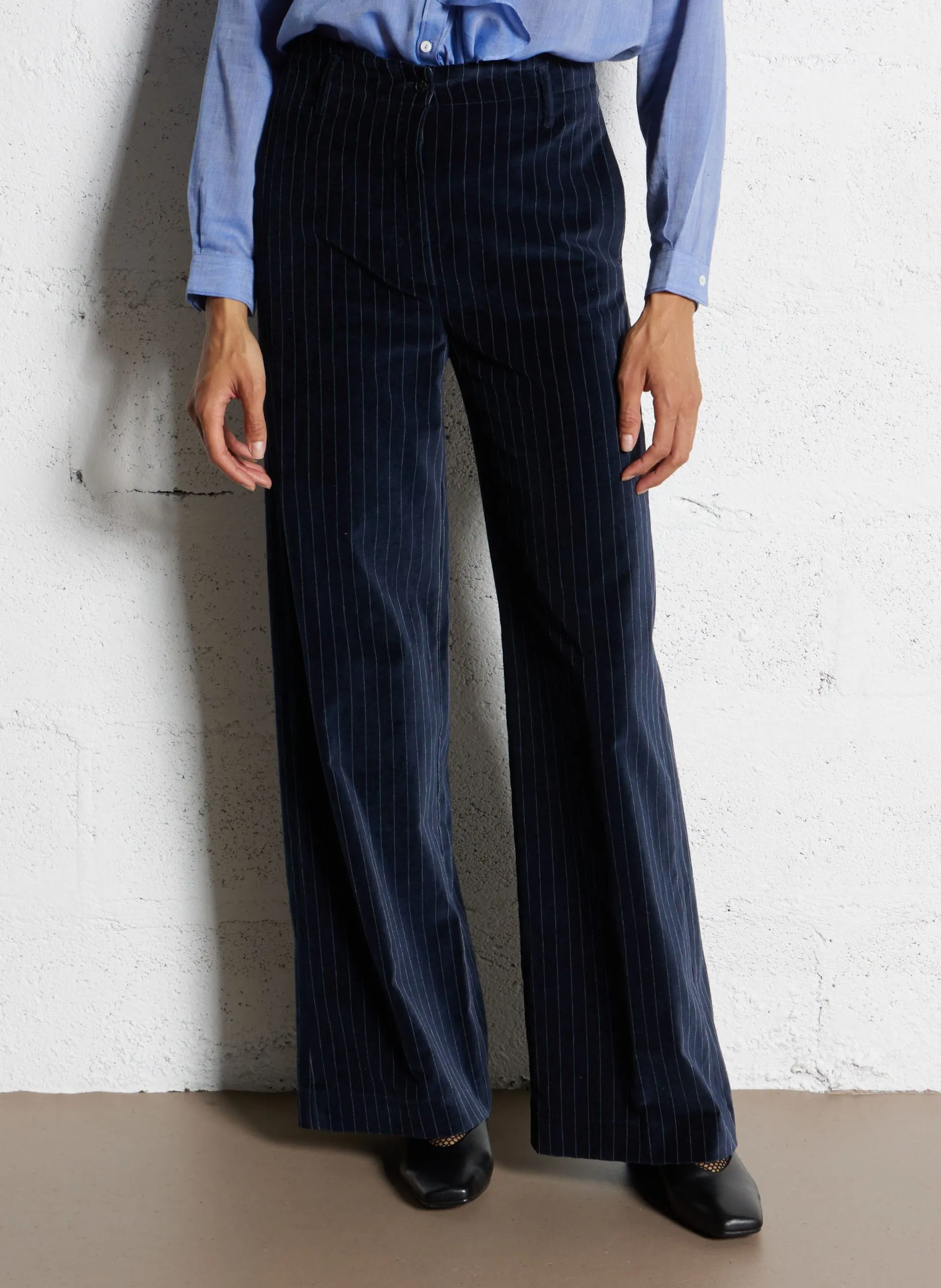 Weite, gestreifte Hose aus Baumwolle Blau POMEOTO