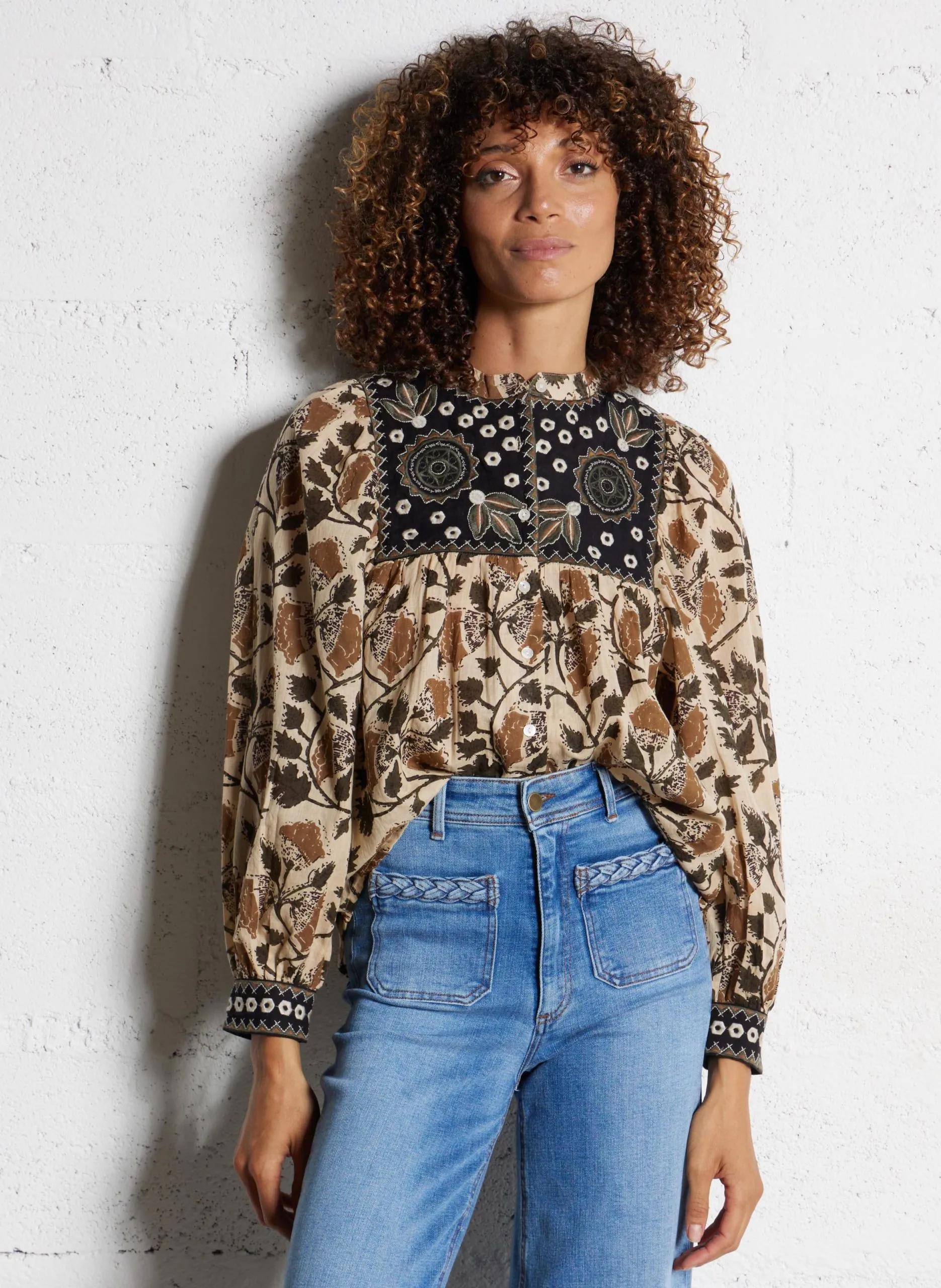 Rundhalsausschnitt Bluse mit bestickten Baumwollmuster Grun BOTANICAL FLORA AMELIA