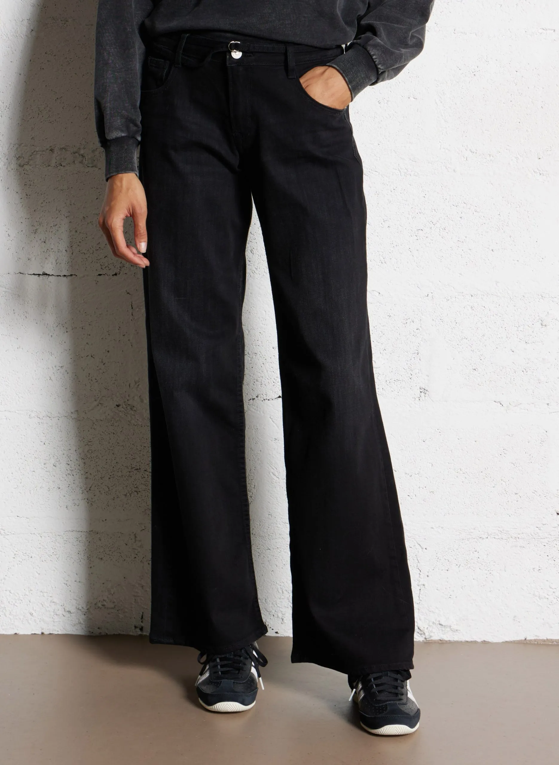 Ausgestellte Jeans aus Baumwoll-Mix Schwarz LAURYN