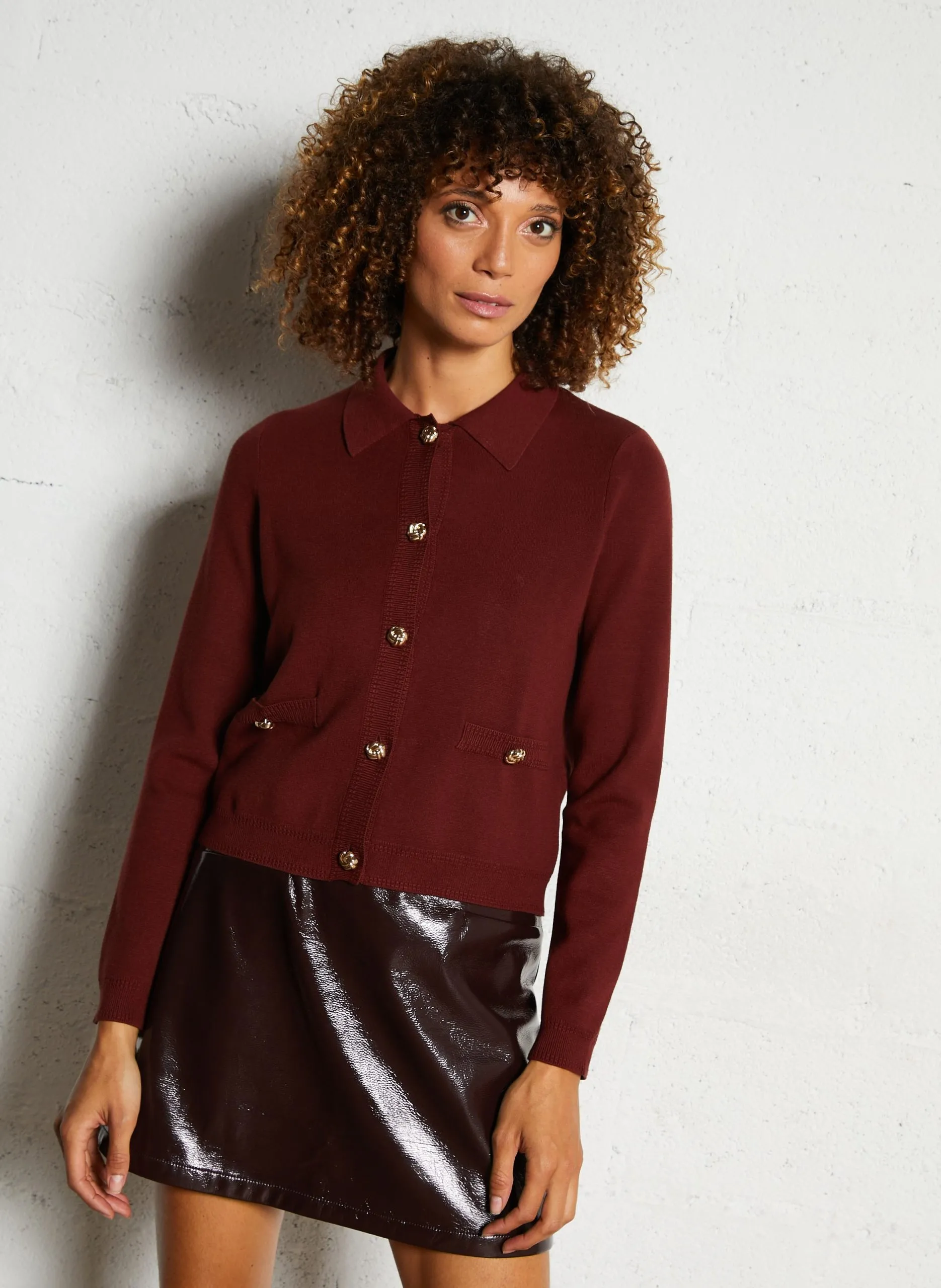 Gerade geschnittene Strickjacke mit klassischem Kragen Braun MELBA